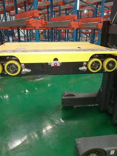 Speedlog Case - Speedshuttle dances with AGV forklit Speedlog Case - Speedshuttle dances with AGV forklit