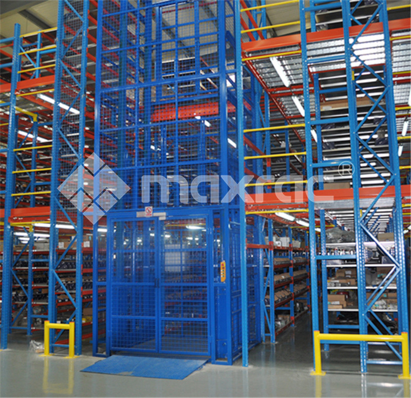 Benefits of Combining Mezzanine and Modular Workplace Profiles Benefits of Combining Mezzanine and Modular Workplace Profiles